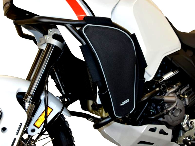 Ducati DesertX – test i opinie: jak sprawdza się w trasie i terenie?