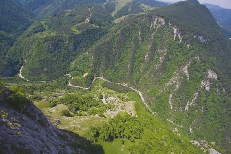 Gotowe trasy motocyklowe w Polsce – ruszaj w drogę bez planowania