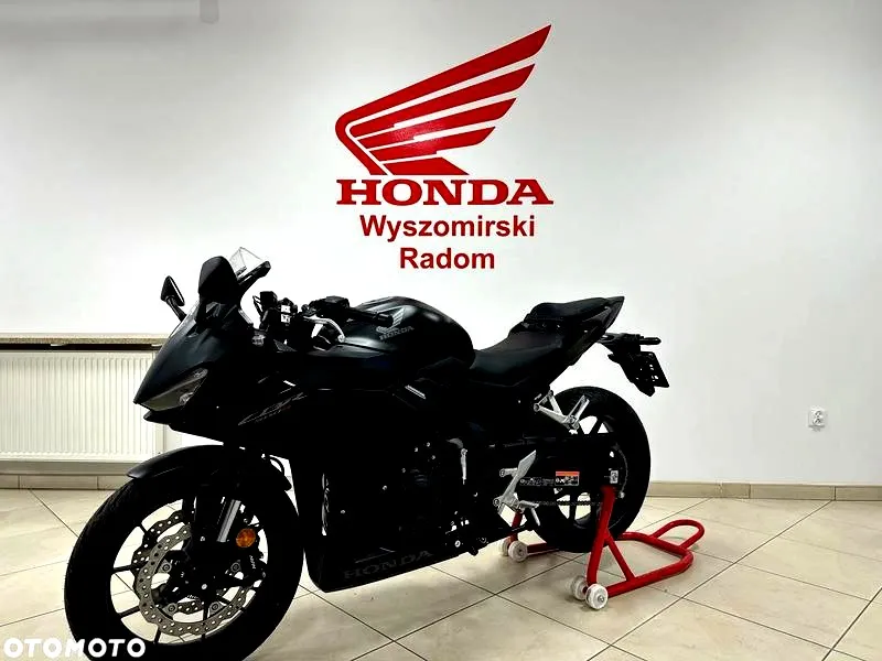 Honda CBR 2026 - Jak wybrać idealny model? Sprawdź różnice i ceny