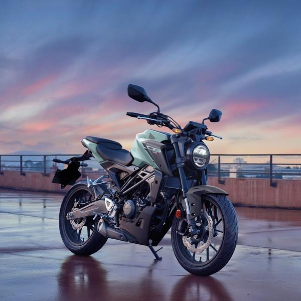 Honda CBR125R – dane techniczne i ocena na start