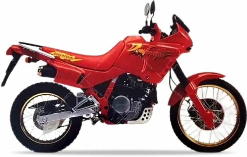 Honda NX650 Dominator: dane techniczne, ceny i pułapki przy zakupie