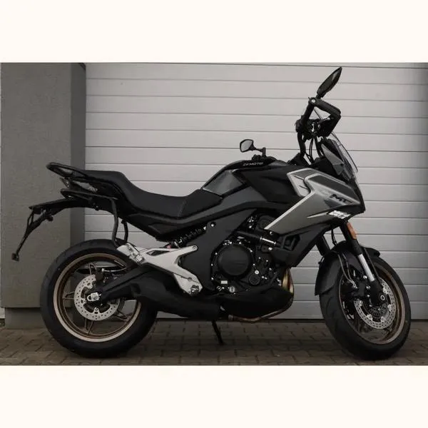 Motocykl szosowo-turystyczny – jak wybrać wygodny model na długie trasy?