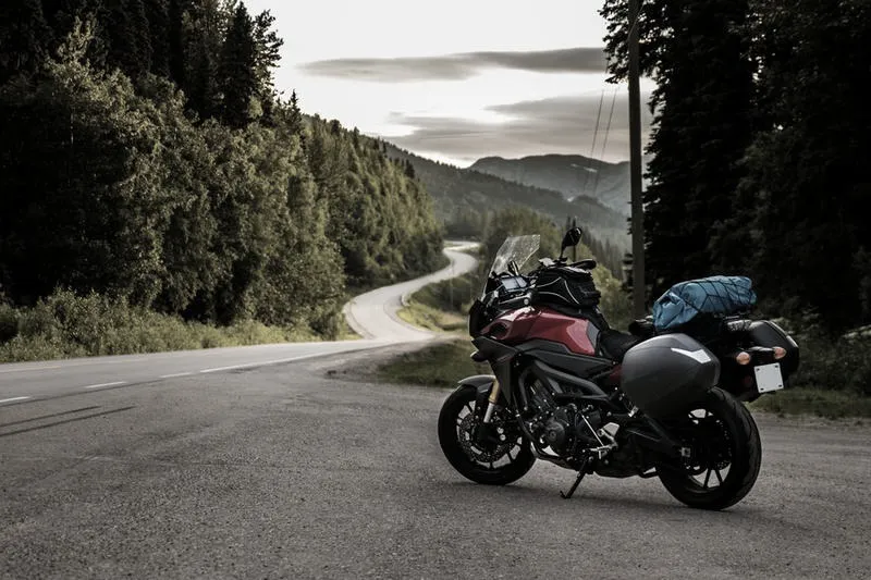 Motocyklowa wyprawa: co zabrać, by jechać lekko i bez stresu?