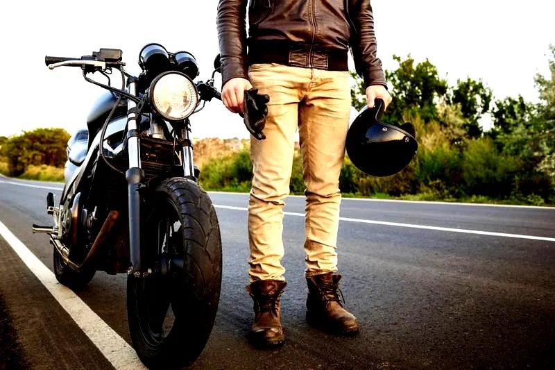 Odkryj Łódzkie na motocyklu: najlepsze trasy, atrakcje i porady dla podróżników