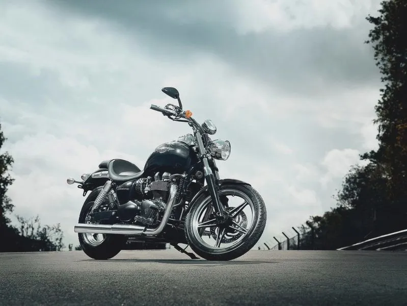 Triumph Speedmaster jako komfortowy cruiser w stylu custom — czy warto?