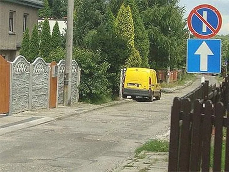 Znak B-37: postój w dni nieparzyste bez mandatu – najważniejsze zasady