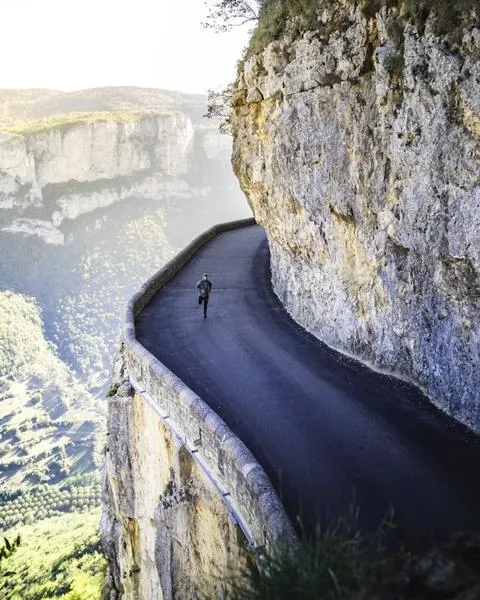 Aplikacja do planowania wycieczek motocyklowych