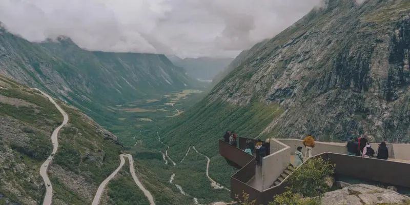 Bezpieczna podróż na Trollstigen