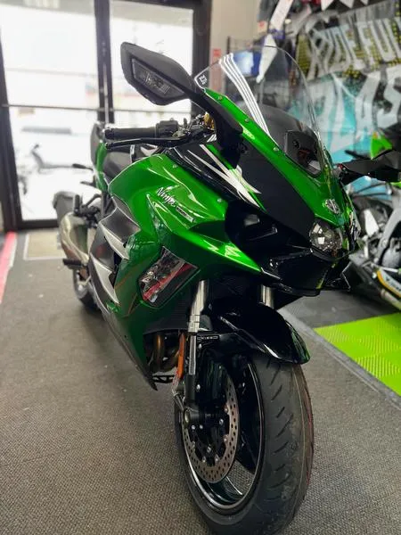 Kawasaki H2 różnice