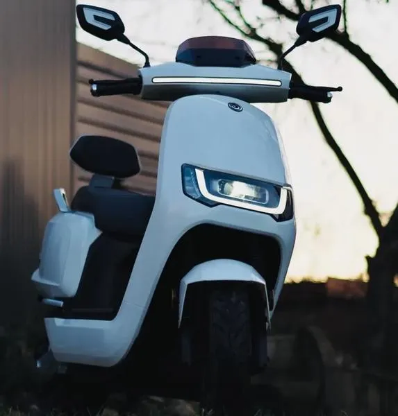 Motorower a pojazd silnikowy