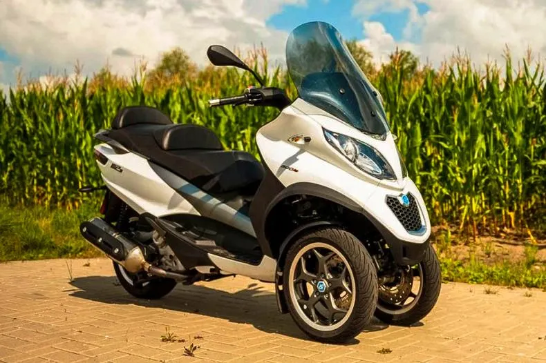 Piaggio MP3 500